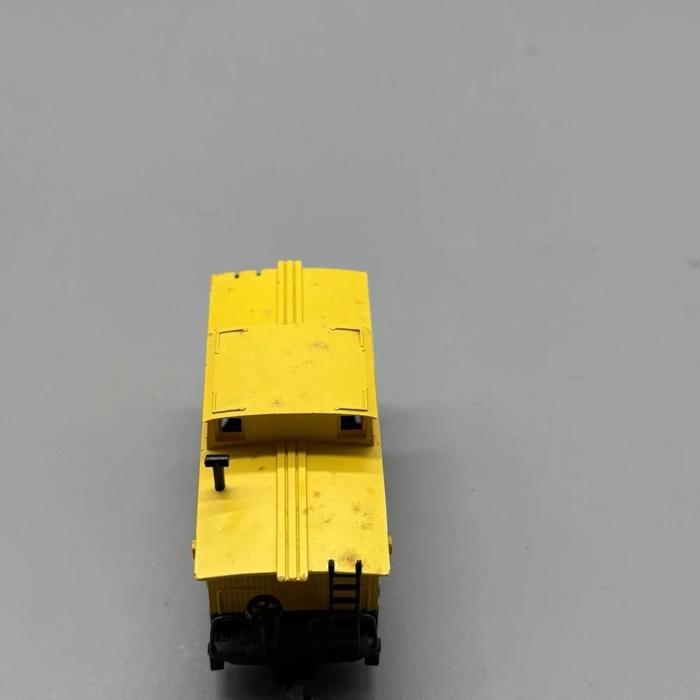 Rivarossi HO Scale Erie Railroad 04024 Yellow Caboose #1118 Vintage Train Car